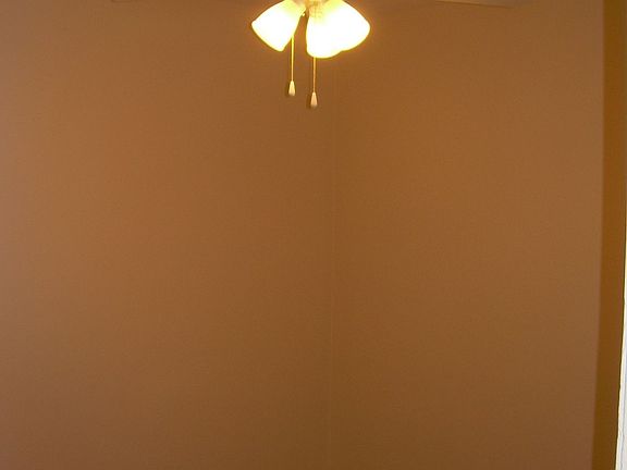 4th image of 11432 Thienes Ave