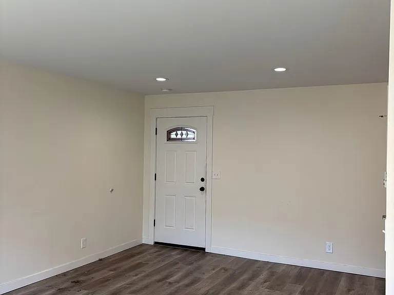 Jennifer Ryan Apartments — Photo 12