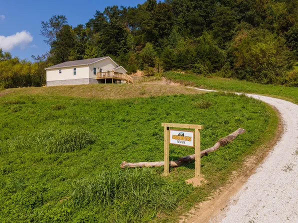 68 Spring St, Hazel Green, KY 41332