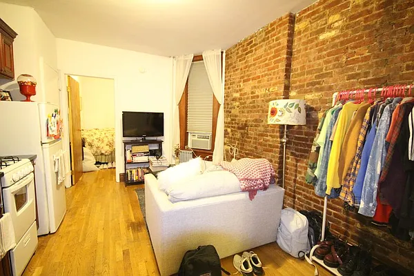 Rented by Dynamik Realty | media 14