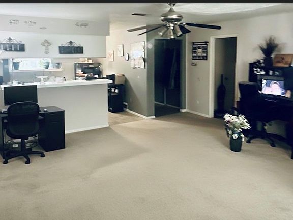 4th image of 705 Phyllis Ct