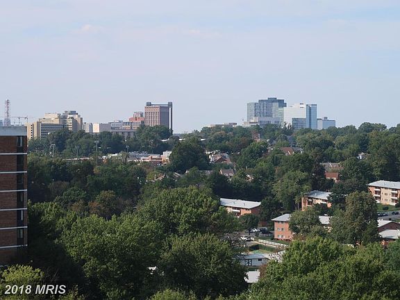 3rd image of 2311 Pimmit Dr APT 916