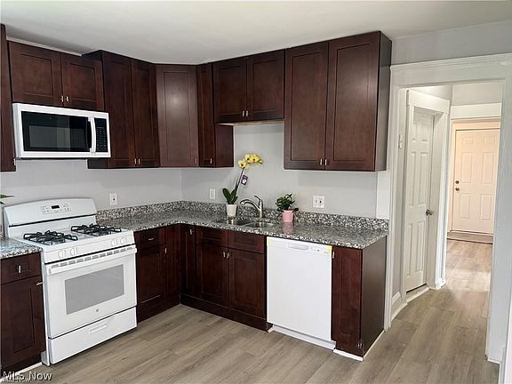 4th image of 3143 W 104th St