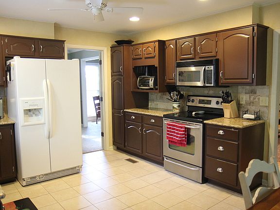 2nd image of 17 Fox Hollow Cir