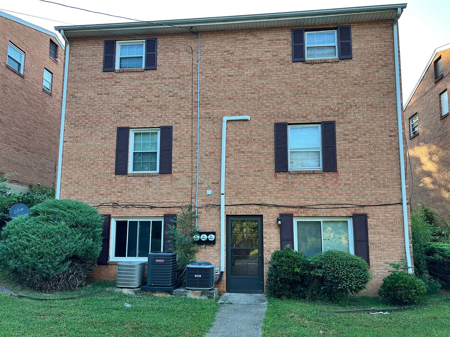 Chestnut St 539-543 (Triplex) — Photo 1