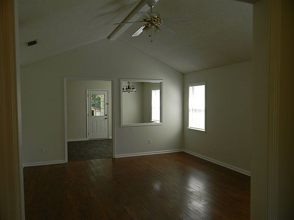4th image of 3031 Schroer Dr