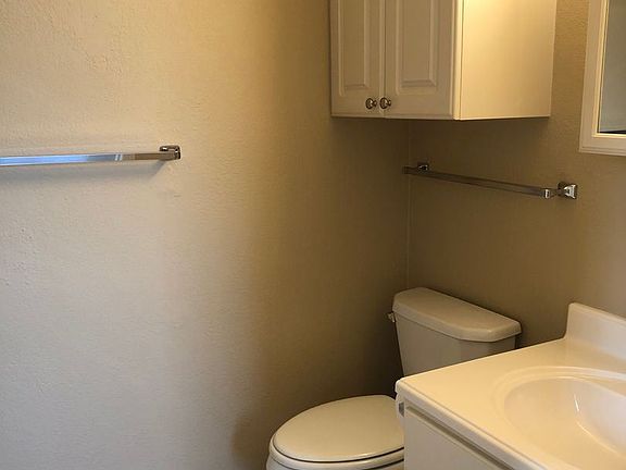 5th image of 305 SE Grand Ave Unit 4