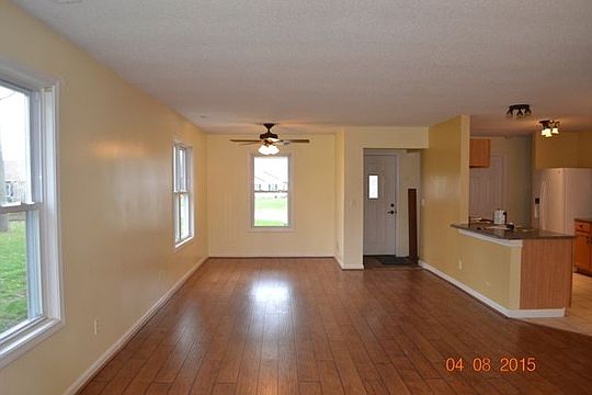 3rd image of 219 E Krick Dr
