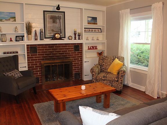 3rd image of 1408 S Moreland Pl
