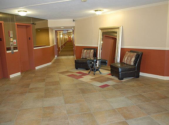 2nd image of 140 W Wood St Unit 122