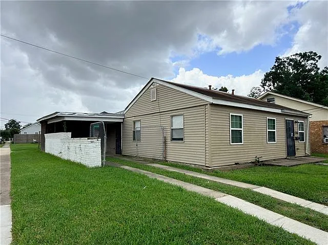 1386 Mandolin St — Photo 2