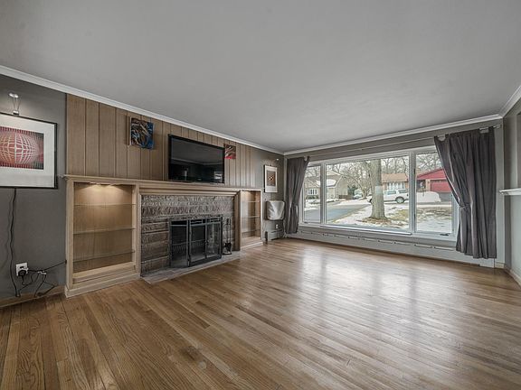 4th image of 211 Hilton Ave