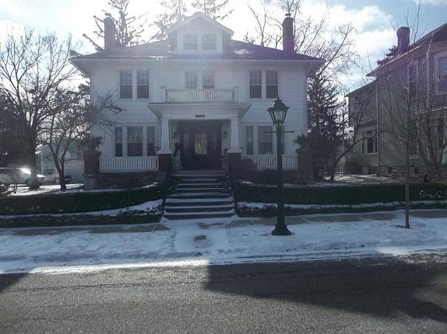 1st image of 218 W Main St