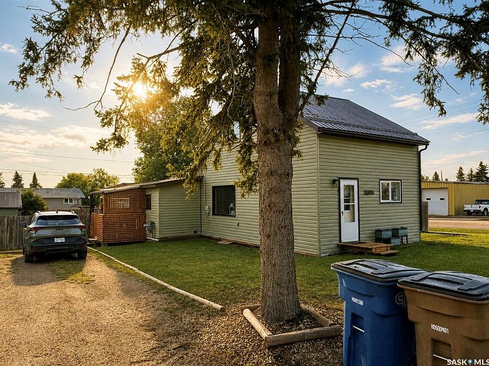 1st image of 116 5th AVENUE N