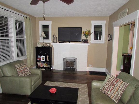 3rd image of 4005 Gilmore Ave