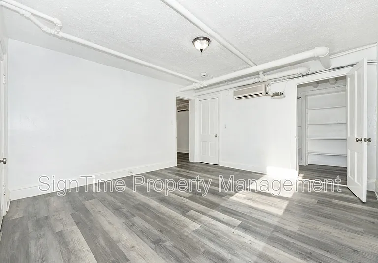 220 Summit Ave #BASEMENT — Photo 16