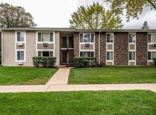 1100 Light Rd APT 212, Oswego, IL 60543