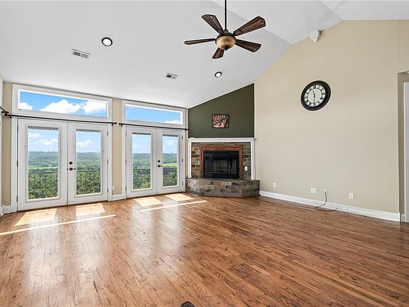 3rd image of 14129 Oak Ridge Cir