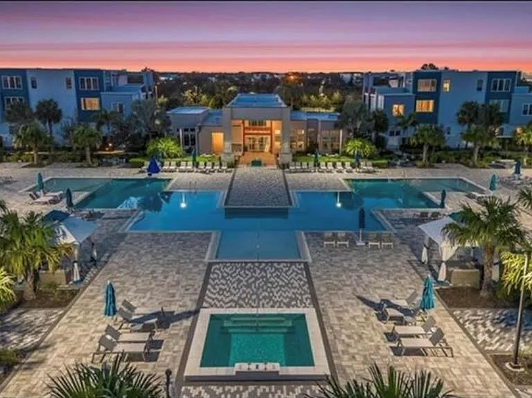 7773 Spectrum Dr — Photo 10