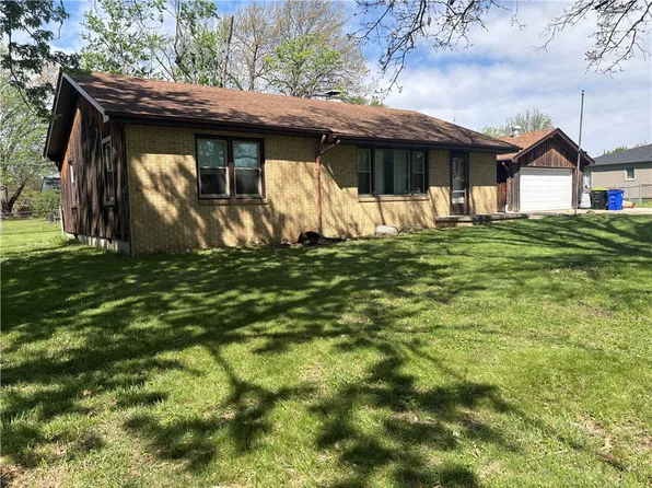 345 N 34th St, Decatur, IL 62521