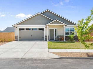 3289 NW 10th Pl, Redmond, OR 97756