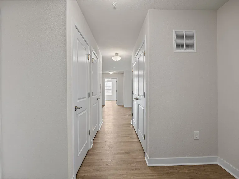Harbor Village Apartments — Photo 48