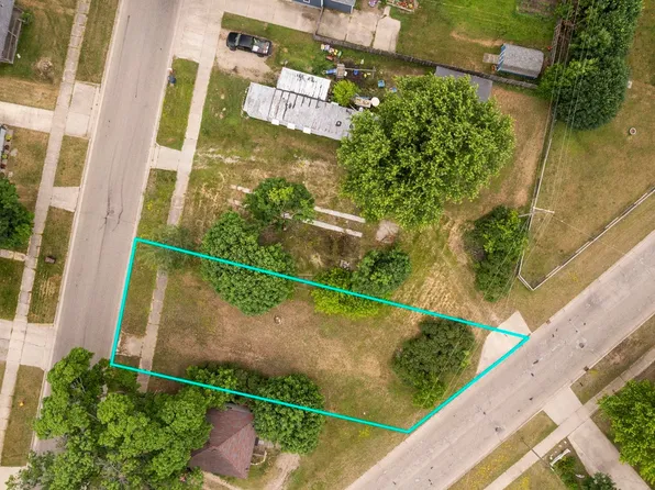 1023 Cotey St, Cadillac, MI 49601
