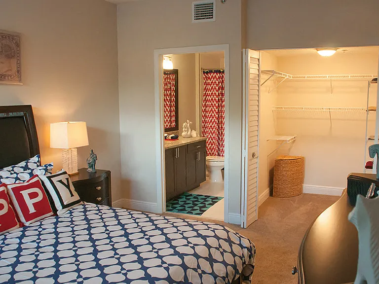 The Upton Apartments — Photo 9