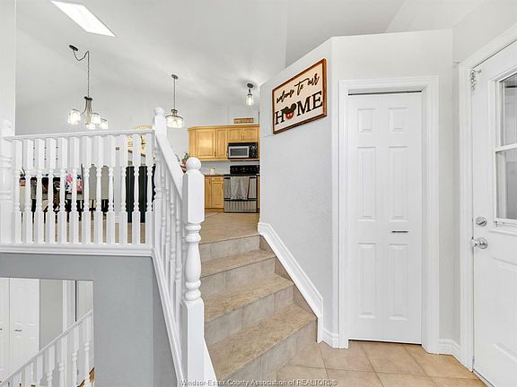 5th image of 48 Queens Hill Cres