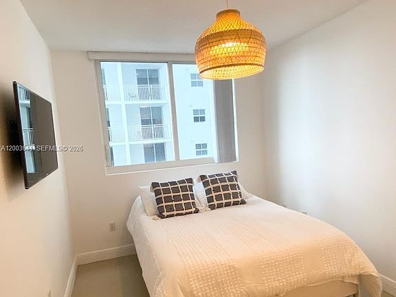 2nd image of 170 SE 14th St APT 1504