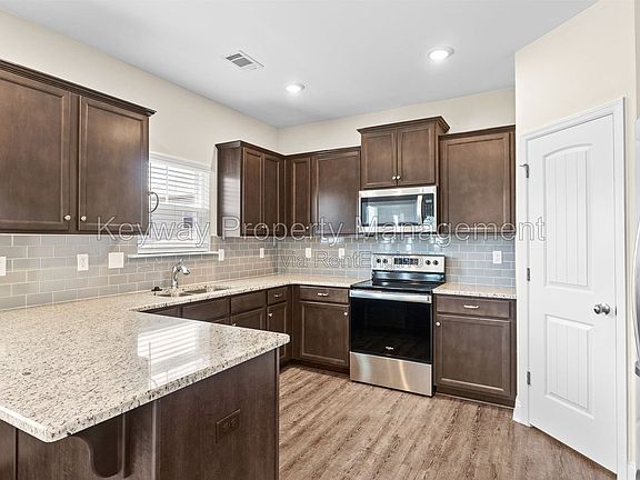 3rd image of 3876 Harper Franklin Ave