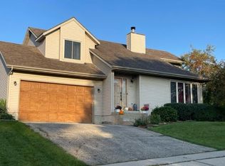 617 Outlook Dr, Twin Lakes, WI 53181