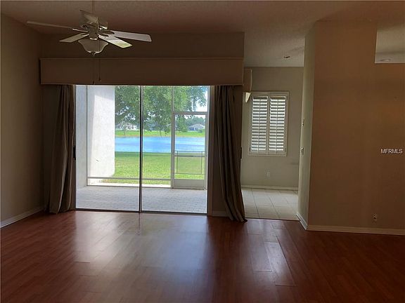3rd image of 853 Lakeworth Cir
