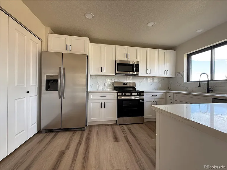 243 Vance St — Photo 1