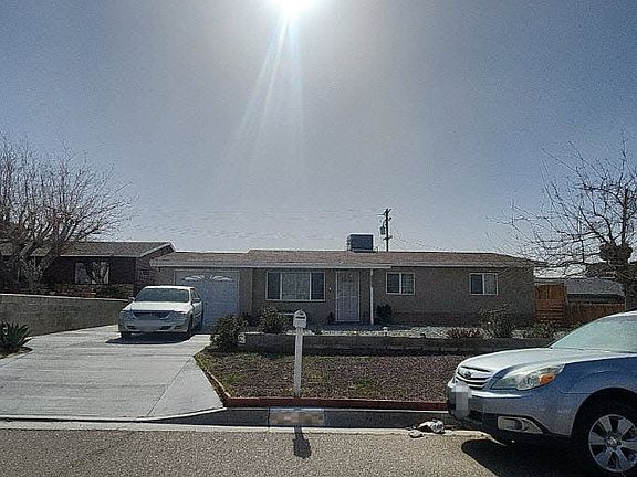 4th image of 25471 Dayton Ave