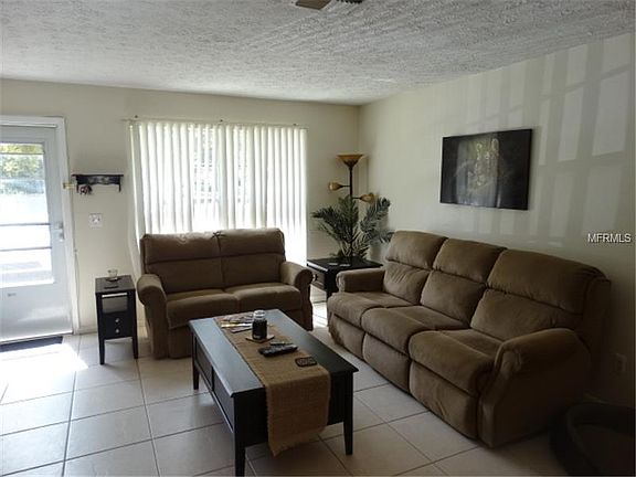 2nd image of 518 Ole Plantation Dr