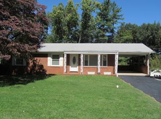 1020 Almond Dr, Vinton, VA 24179