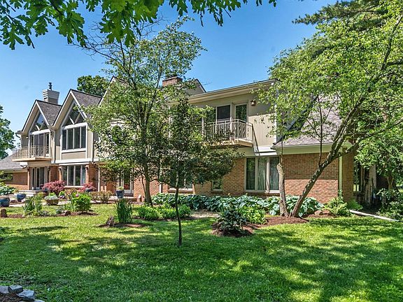 3rd image of 3882 Meadow Ln