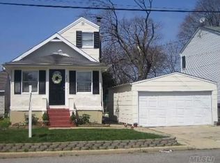 2683 Orchard St, Bellmore, NY