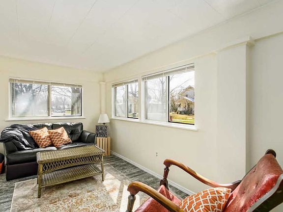 5th image of 2724 Bellwood Ave