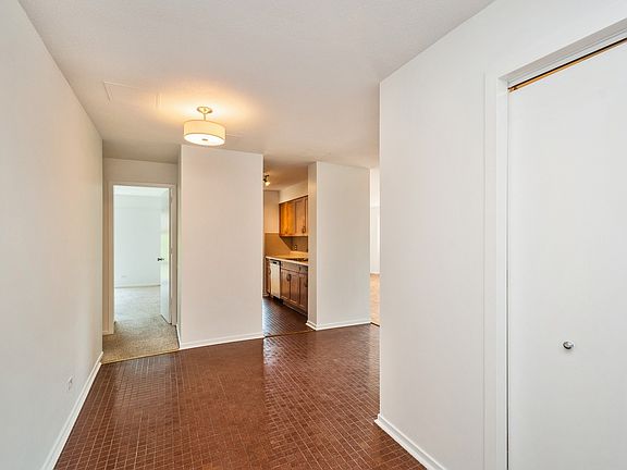 2nd image of 1115 S Plymouth Ct APT 607