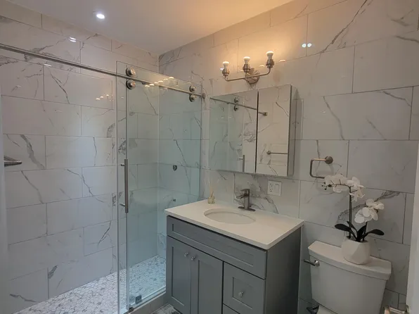 2041 Strauss Street image 8 of 40