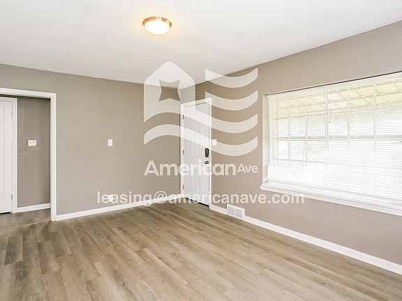 1836224_005_living_room_12764298.jpg