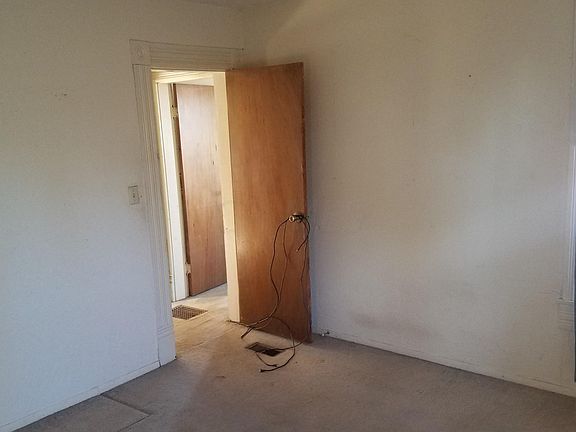 5th image of 626 Forest Rose Ave