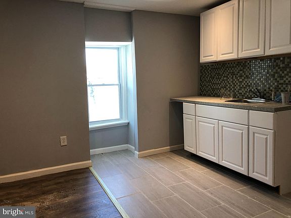 2nd image of 515 E Brinton St Floor 2