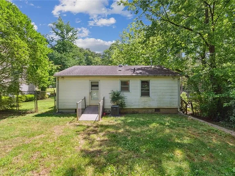 1682 Bridgeport Dr — Photo 20