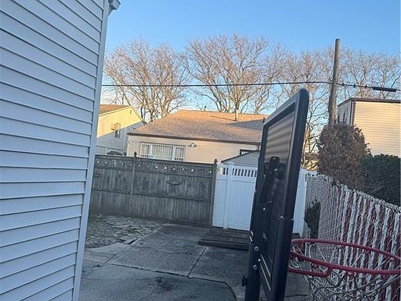 5th image of 10558 Flatlands 9th St