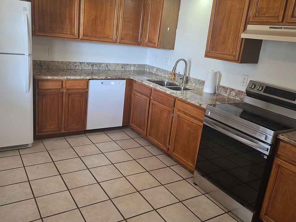 1st image of 1081 Branson Ave #2