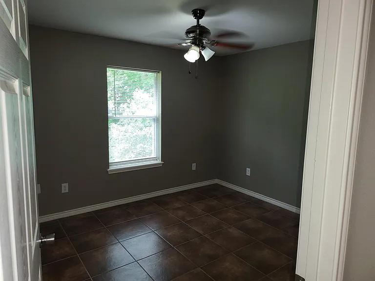 2600 Canyon St — Photo 3