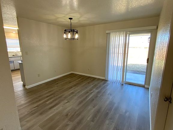 3rd image of 1907 Sandstone Dr
